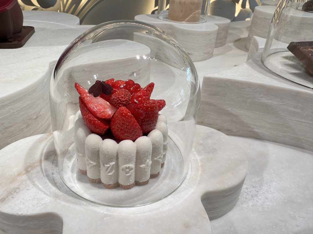 Louis Vuitton Cafe Paris
