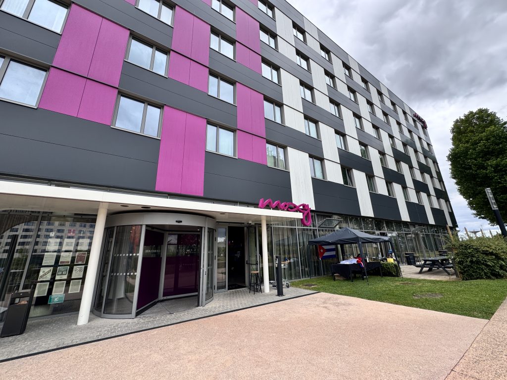 moxy paris charles de gaulle airport
